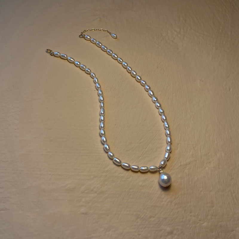 Rice pearl necklace