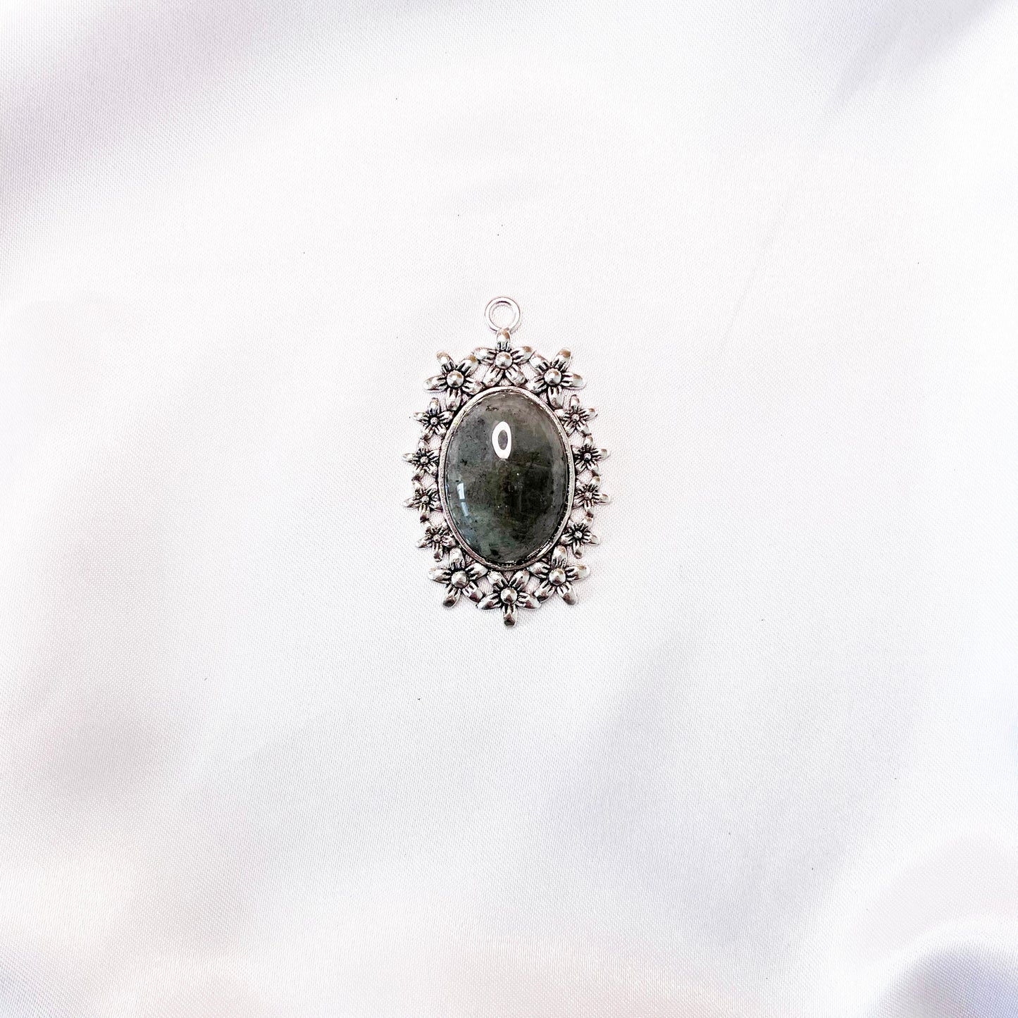 Flower pendant